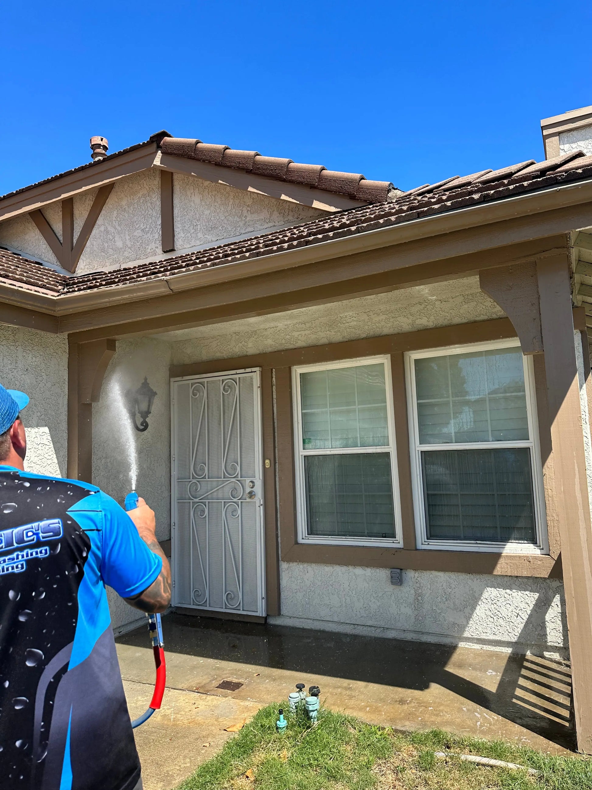 Exterior House Wash -Soft Washing- Tomicic's Pressure Washing & Sweeping